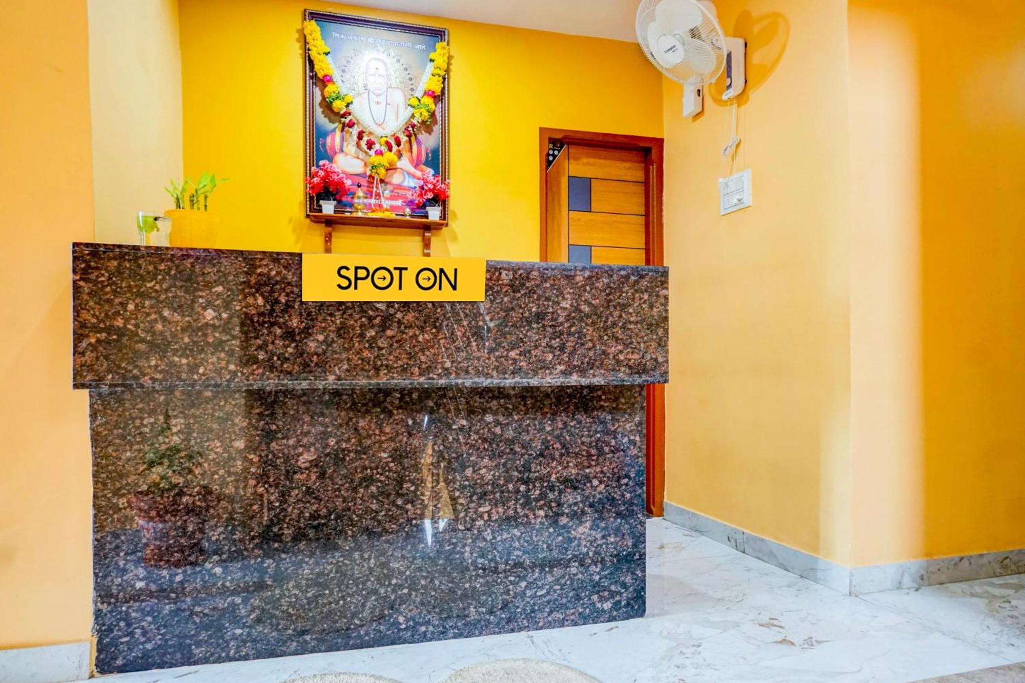 Spot On Hotel Shree Samarth Lodging Kolhapur Buitenkant foto
