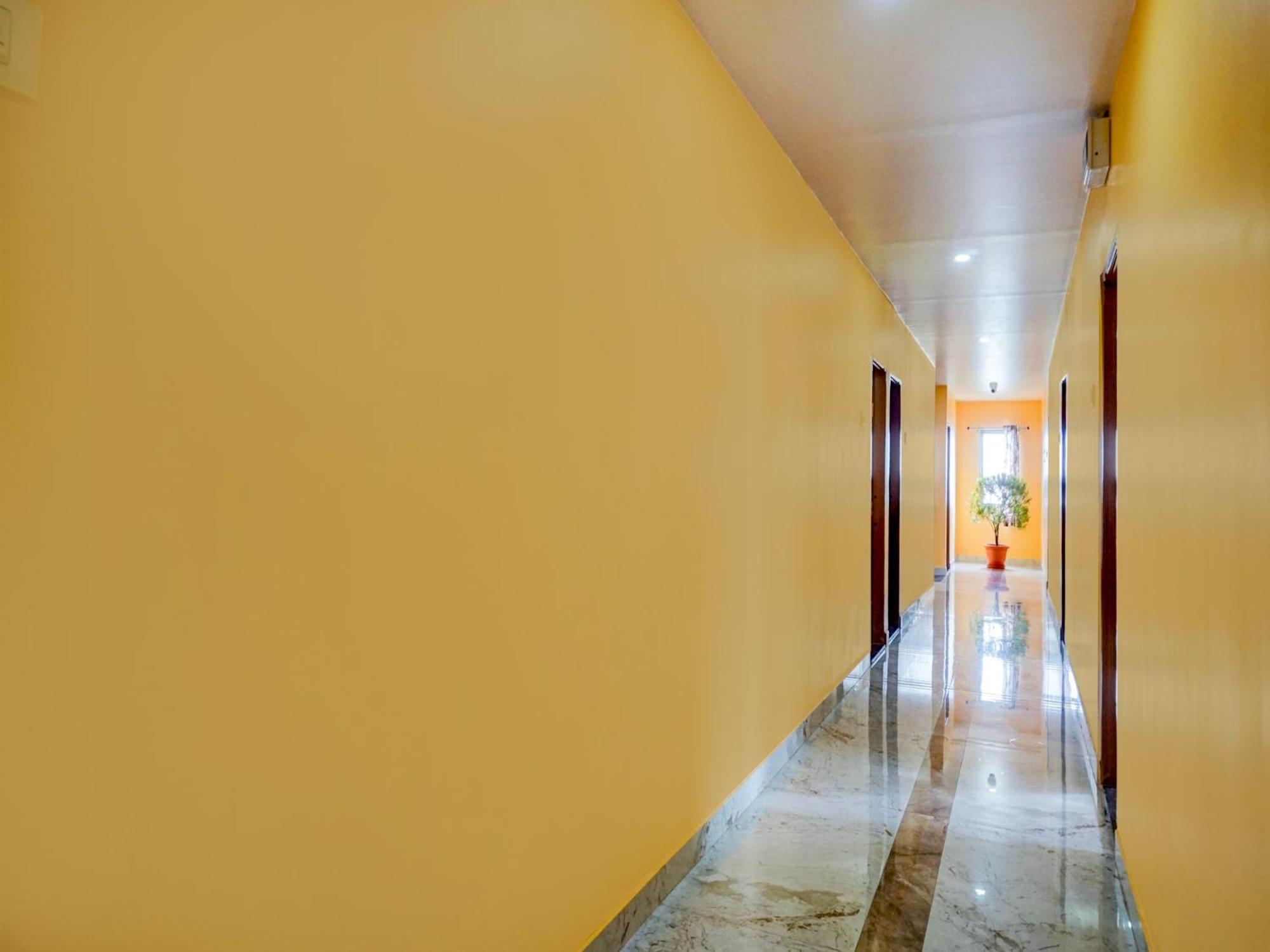 Spot On Hotel Shree Samarth Lodging Kolhapur Buitenkant foto