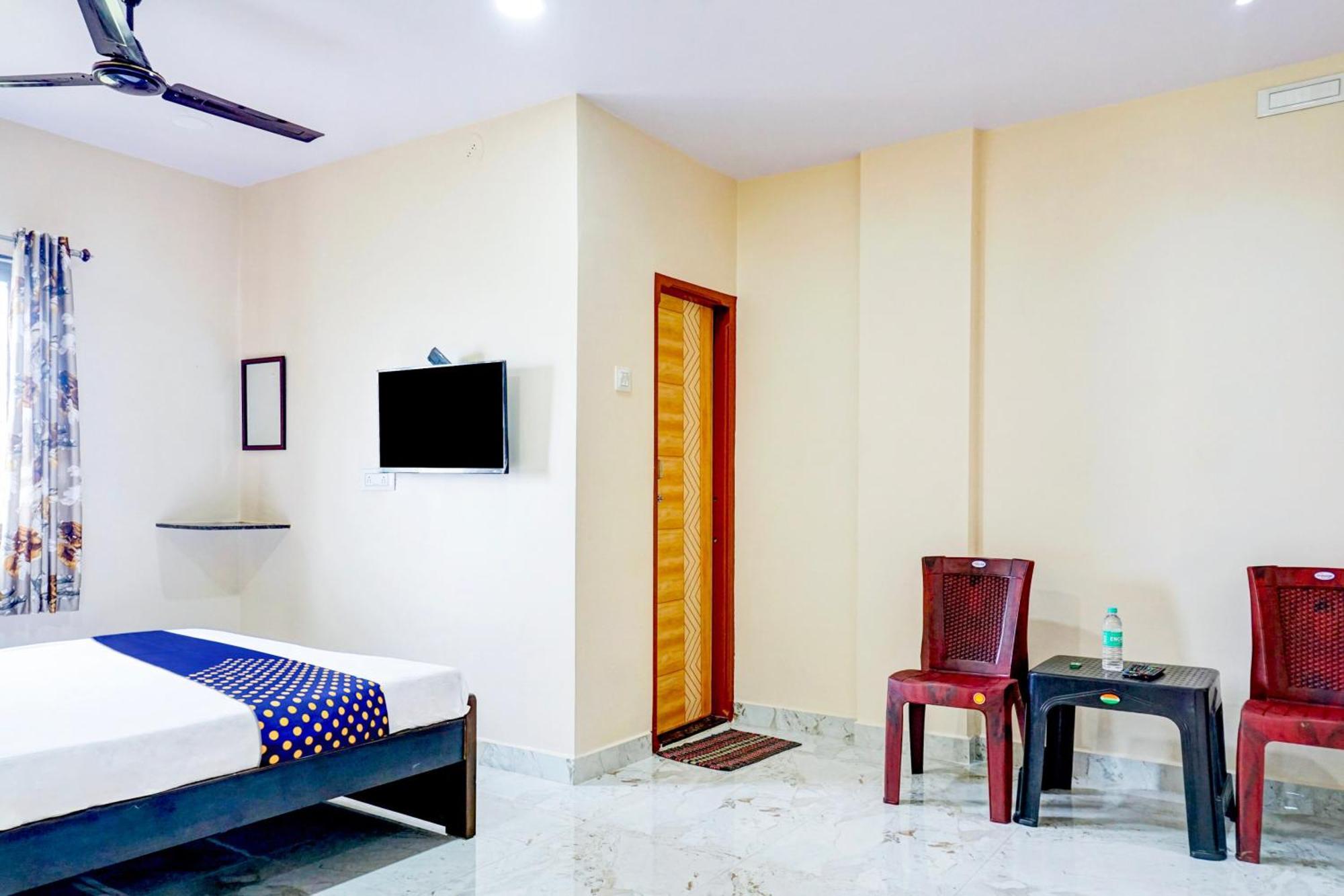 Spot On Hotel Shree Samarth Lodging Kolhapur Buitenkant foto