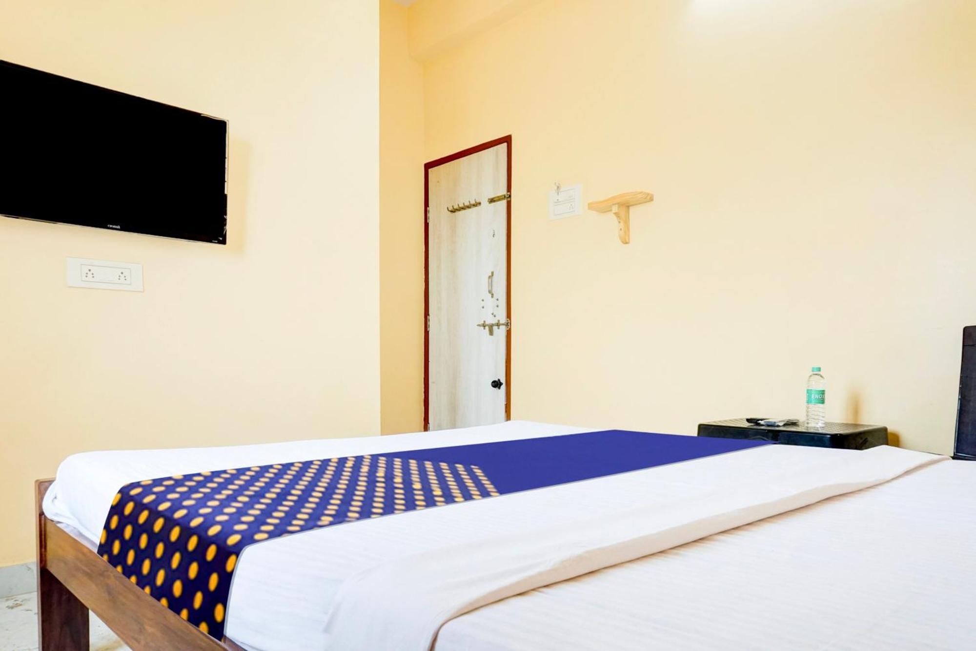 Spot On Hotel Shree Samarth Lodging Kolhapur Buitenkant foto