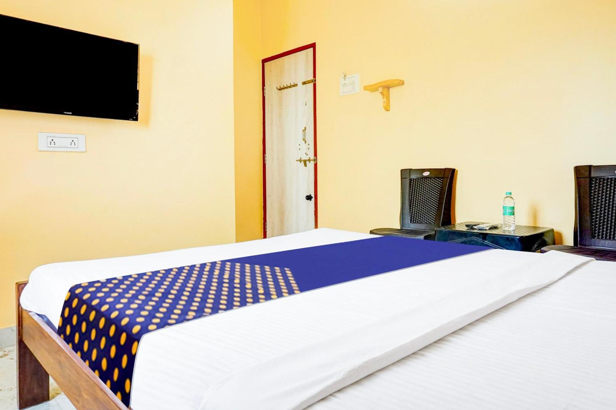 Spot On Hotel Shree Samarth Lodging Kolhapur Buitenkant foto