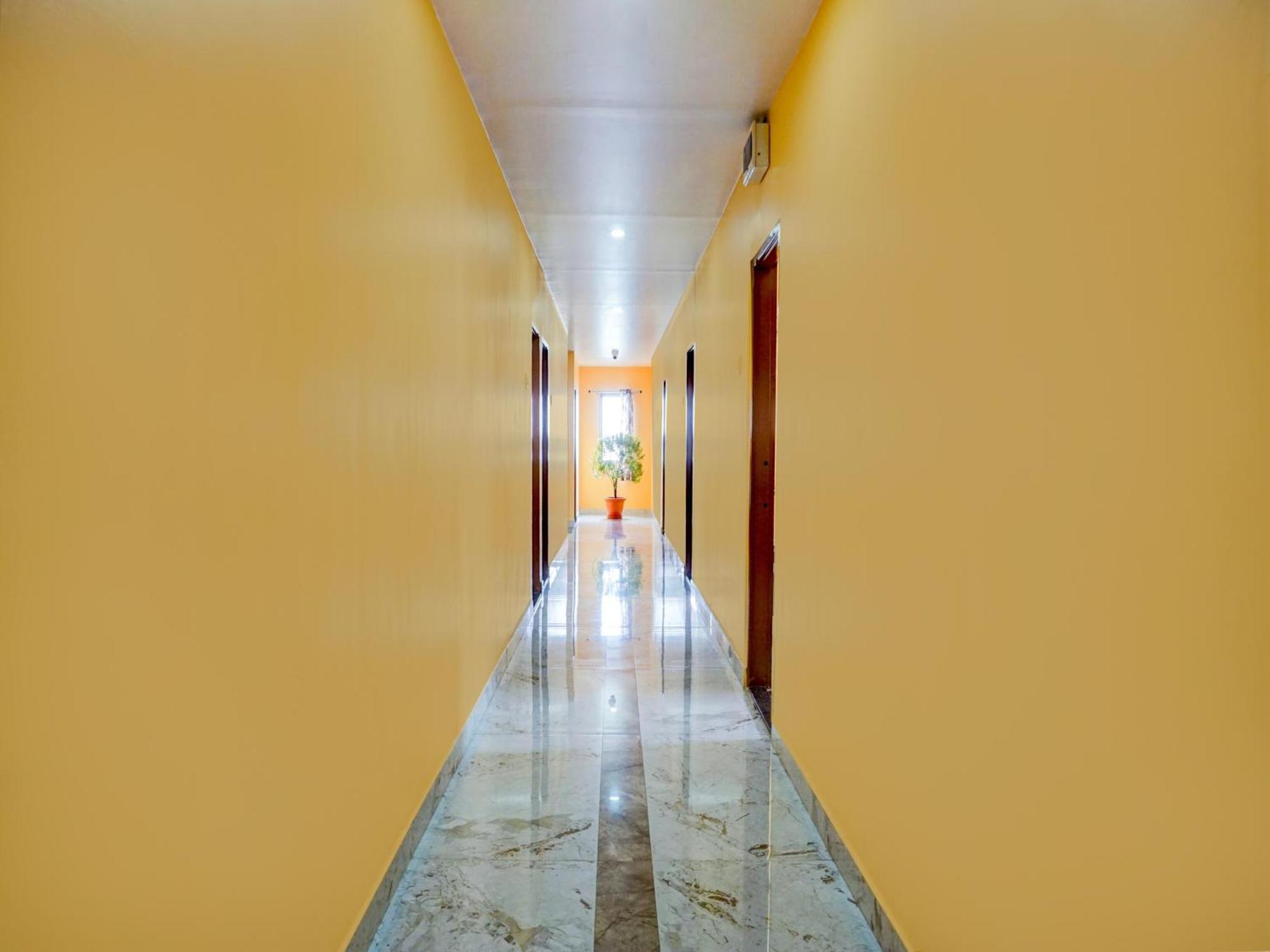 Spot On Hotel Shree Samarth Lodging Kolhapur Buitenkant foto